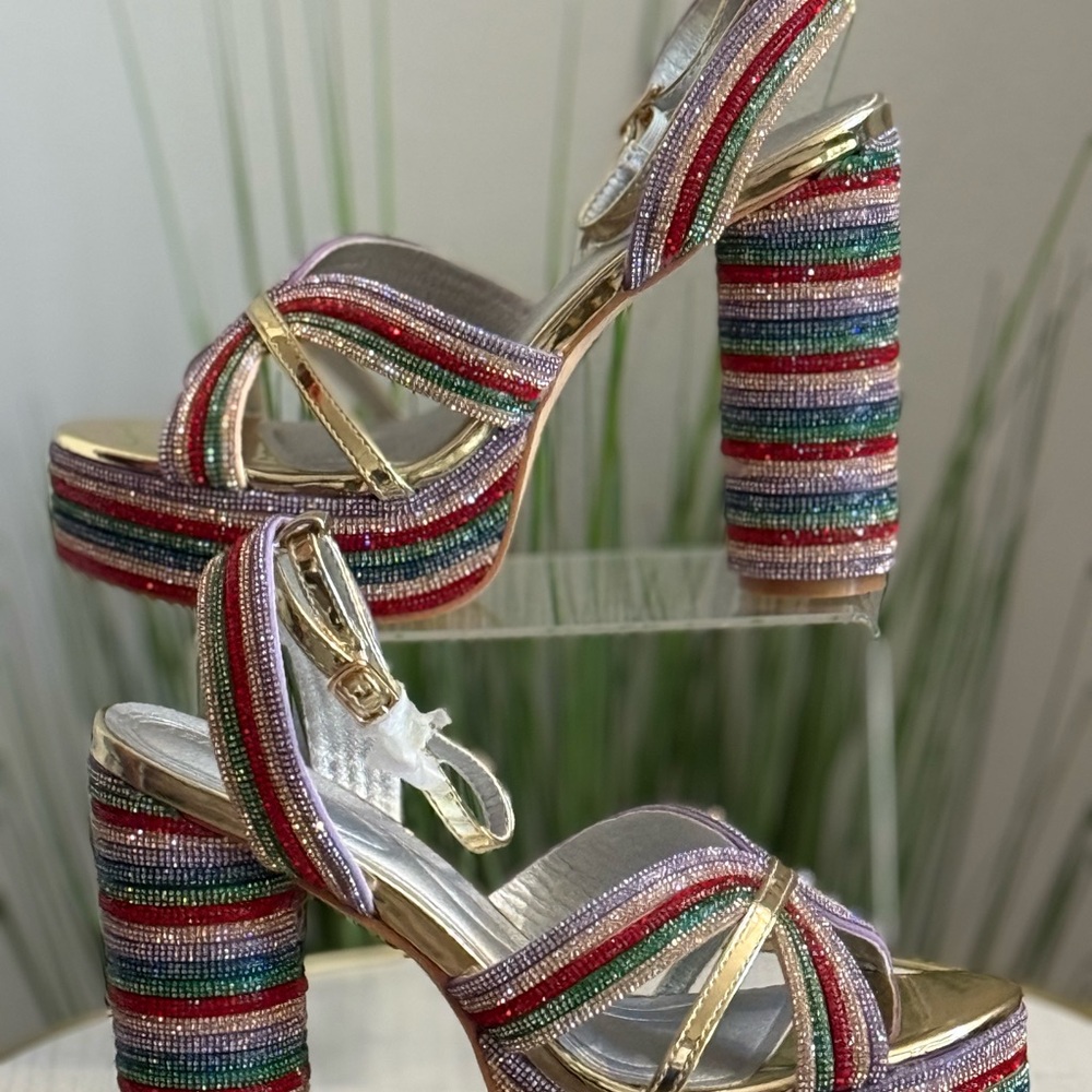 NWOB AZALEA WANG MULTICOLOR RHINESTONE PLATFORM HEEL